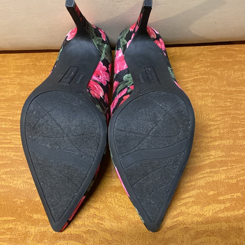 Christian Siriano Floral Fabric Women’s Heels - Picture 6 of 8